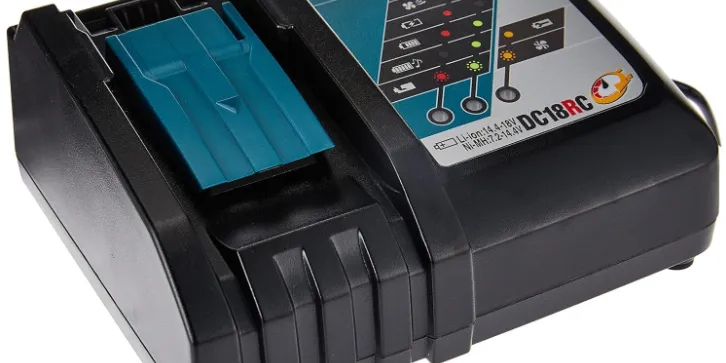 Fast Charger DC18RA