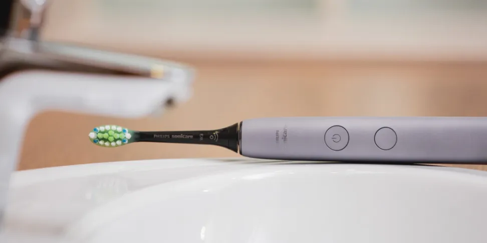 Sonicare DiamondClean 300 Series Guide