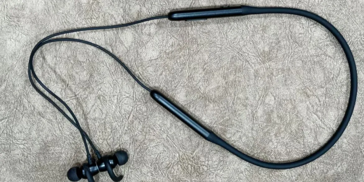 Rockerz 330 in-Ear Bluetooth Neckband 