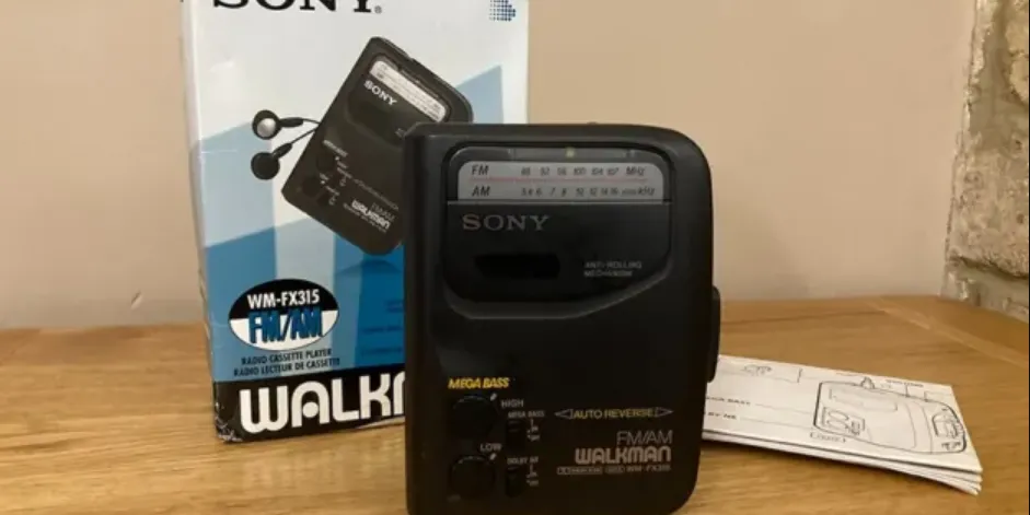 Radio Cassette Player WM-FX325
