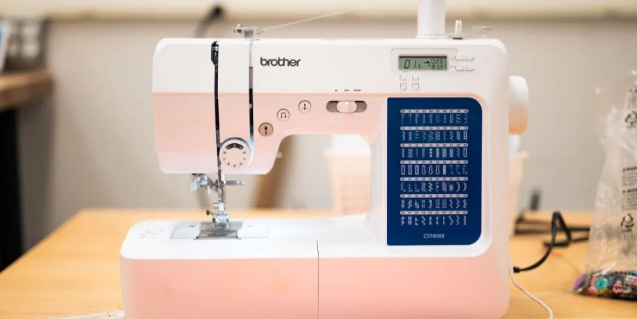 Computerized Sewing Machine CS7000X