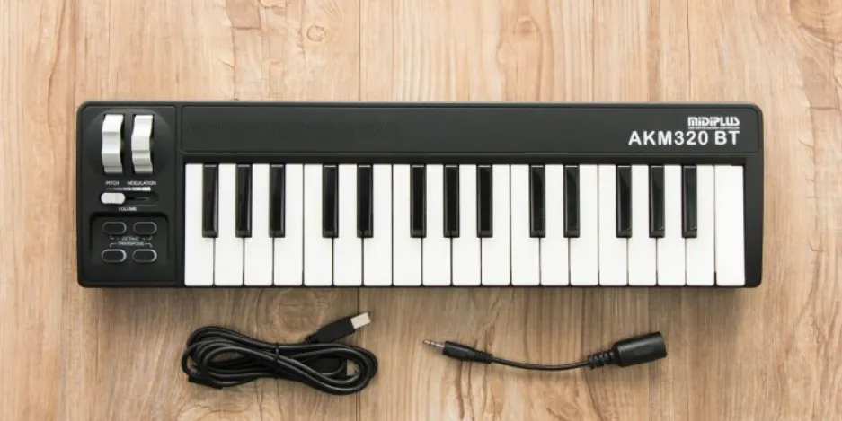 32-Key Keyboard AKM320