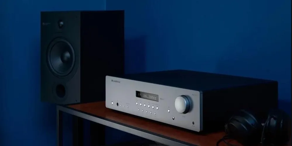 FM Stereo Receiver AXR85