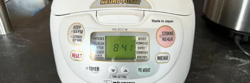 Zojirushi Neuro Fuzzy Rice Cooker NS-ZCC18 User Guide | Specifications