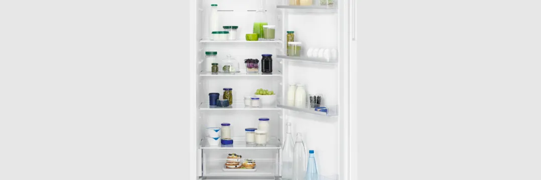 Zanussi Cabinet Fridge & Freezer ZRME38FW2 User Manual