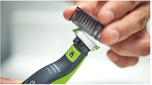 philips_norelco_oneblade_face_trimmer_qp2520-3_click-on_stubble_combs.png