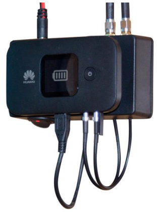 motorhome_e5577_huawei_4g_mifi-connecting_to_the_roof_aerial.png