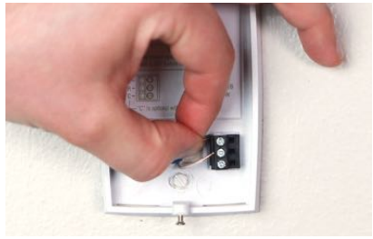 remove_jumper_wires_wyze_smart_heating_&_cooling_thermostat.png