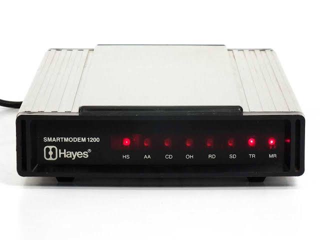 hayes_stack_300_baud_smart_modem.jpg
