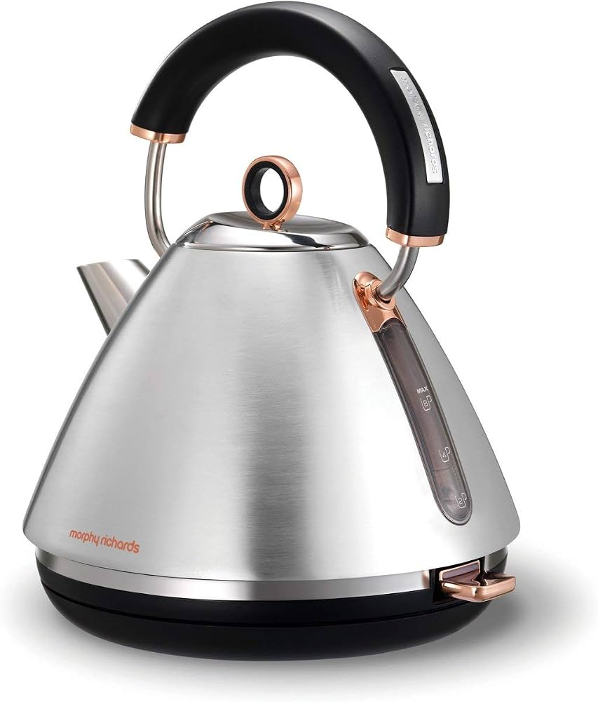 morphy_richards_102105_traditional_kettle.jpg